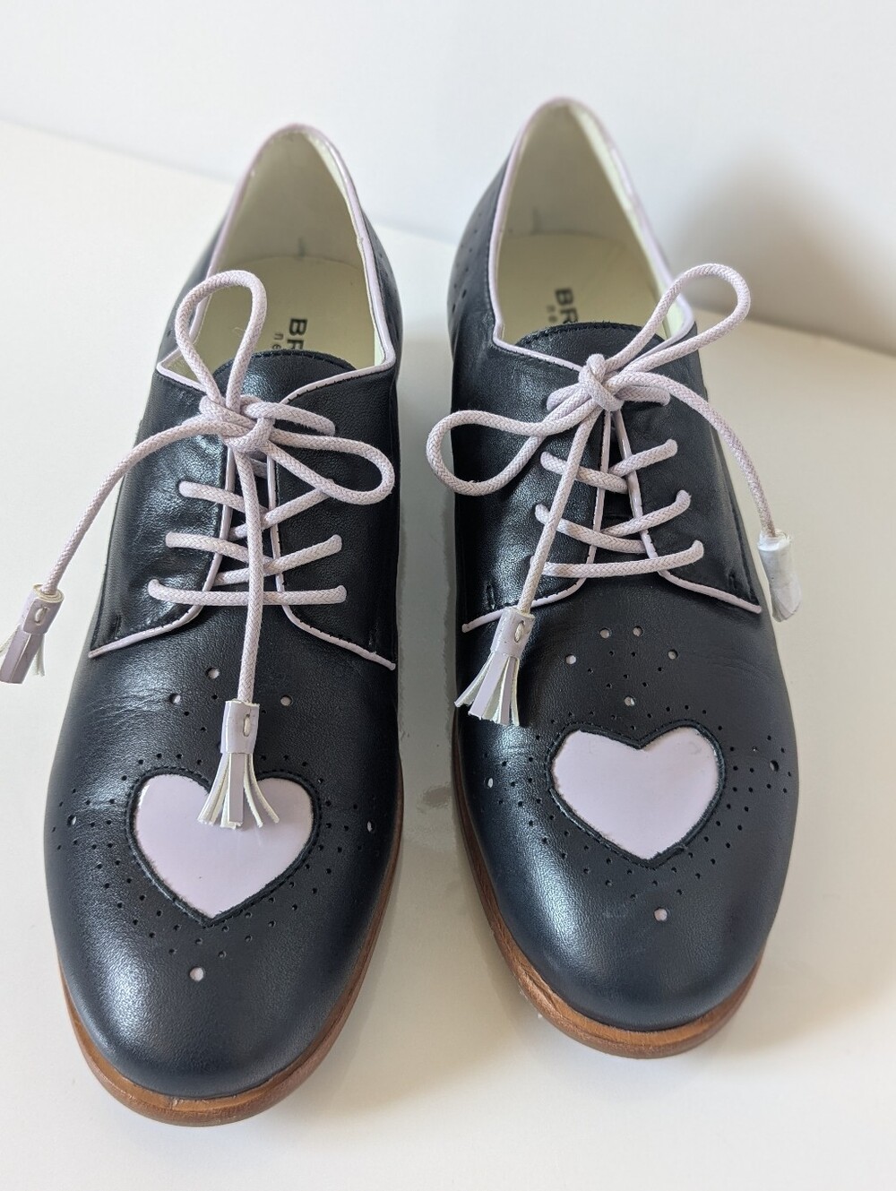 Bresely New Zealand Oxfords with Purple 💜 Heart Inset